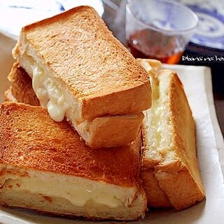 チーズのバターホットサンド